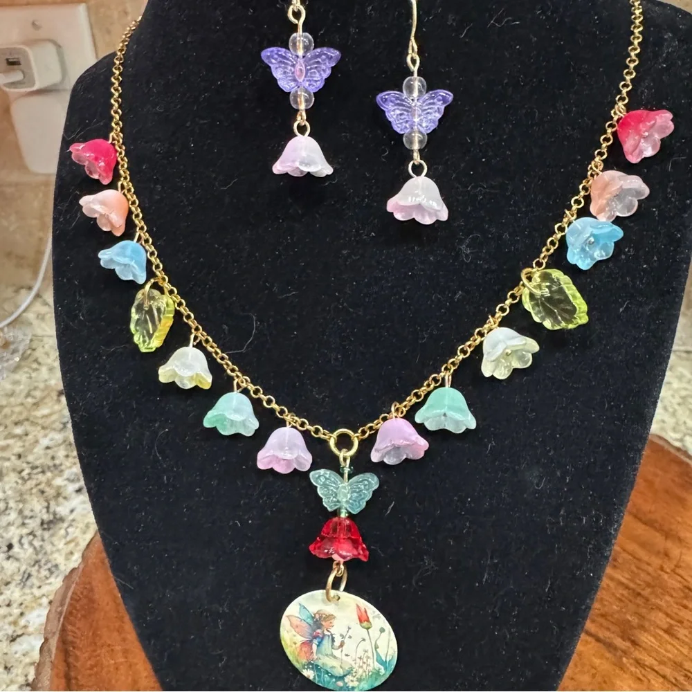 Handmade Fairy Necklace & Earrings - Picture 6 of 6